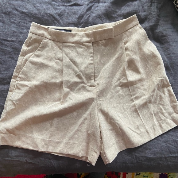 Zara high waisted linen shorts with gold thread - Picture 2 of 3